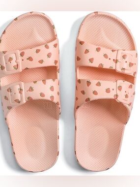 FREEDOM MOSES Two Band Slides in Tuti Baby Sz 8/9